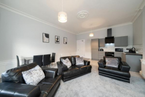 Lochside Apartments, Apt C